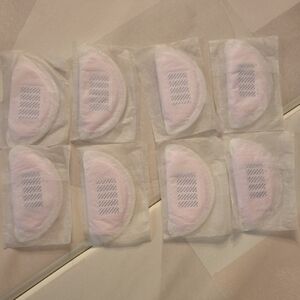 8 Lansinoh Disposable Nursing Pads
